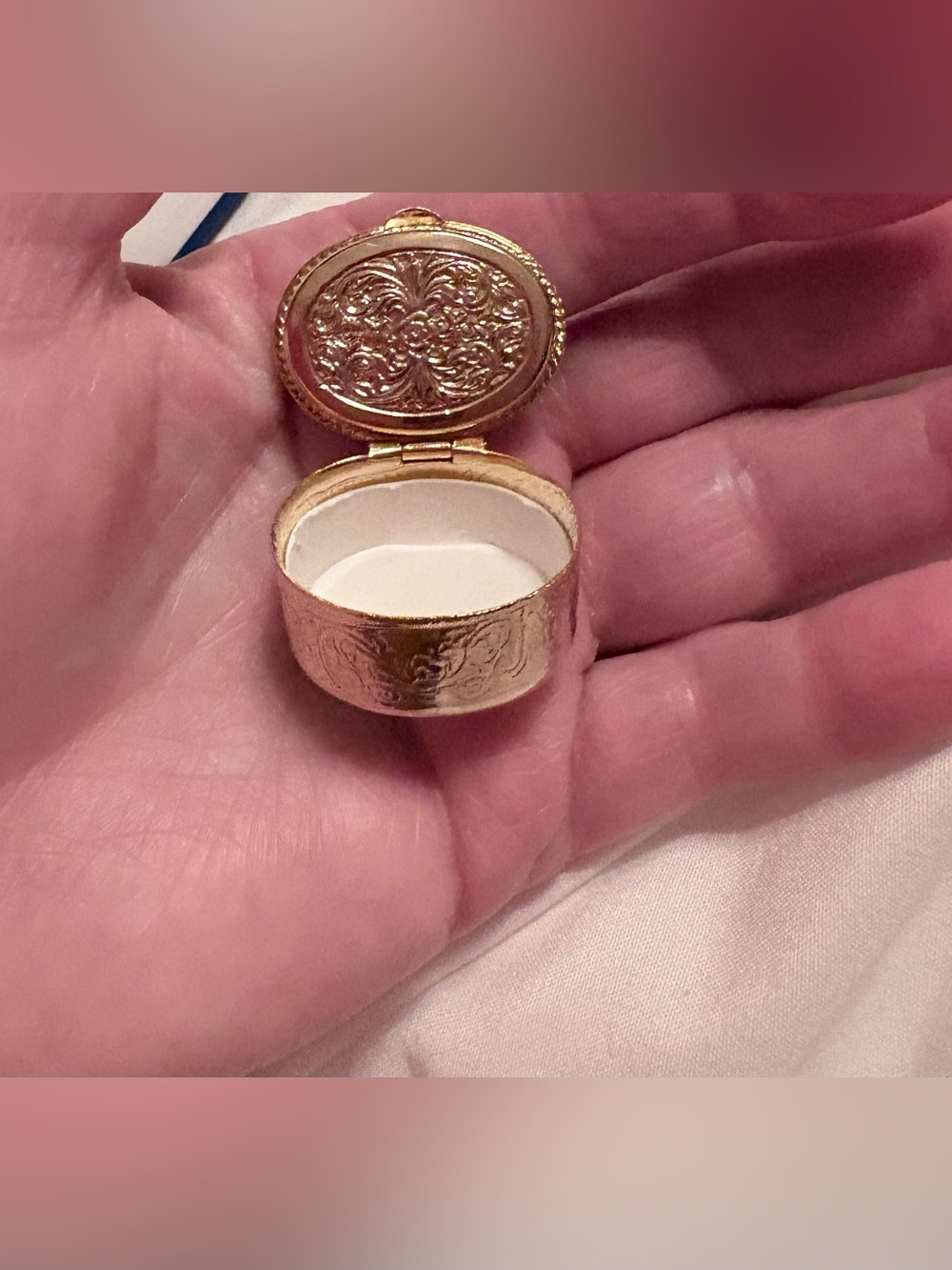 Vintage Blue, White, and Golden  Cameo Pill Box - Picture 7 of 8